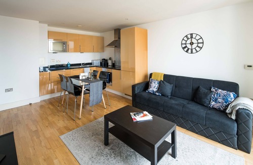 Isle of Dogs Apartment | Immaculate 1-bed 1-bath Apartment in London Area