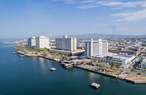 Kingston Apartment | Immaculate 1-bed Apartment in Kingston 14
