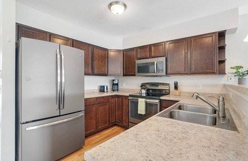 Big Sky Meadow Village Condo | Immaculate Condo Near Meadow Village | New Carpet, Mountain Views & Dog-Friendly