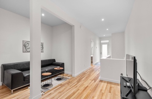 Hochelaga Apartment | Immense Appartement, Spacieux, Lumineux, Près du Centre-ville, Tout Équipé