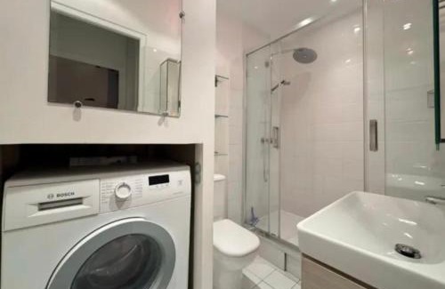 Quartier Sainte-Avoye Apartment | Immersion parisienne, Appartement au centre Paris