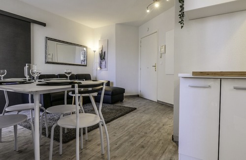 Riou - Petit Juas - Av de Grasse Apartment | IMMOGROOM-Cosy - Cannes Center- A/C - Terrace- CONGRESS/BEACHES