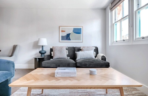 Spitalfields Apartment | Impeccable 2-bed Apartment in London