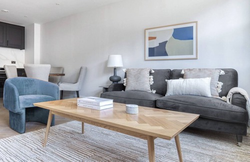 Spitalfields Apartment | Impeccable 2-bed Apartment in London