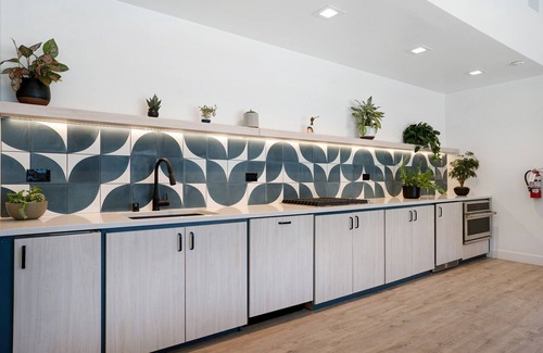 Cupertino Apartment | Impeccable Cupertino 2BR, w/Gym, Pool, W/D, walk to Apple, by Blueground
