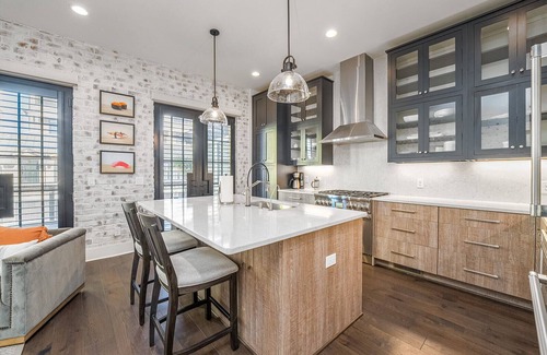 Hitch Village - Fred Wessels Homes House | Impeccable Home Steps to River Front w/Roof Deck & Parking by Lucky Savannah