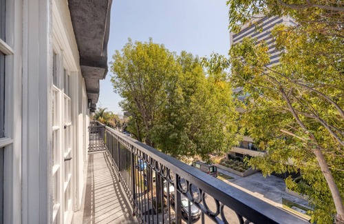 Westwood Apartment | Impeccable Westwood 2BR nr Westwood Village, by Blueground