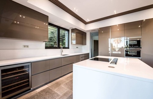 Guerrevieille House | In a residential area, near the beach, beautiful contemporary villa with 4 bedrooms, sea view