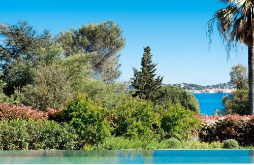 Guerrevieille House | In a residential area, near the beach, beautiful contemporary villa with 4 bedrooms, sea view
