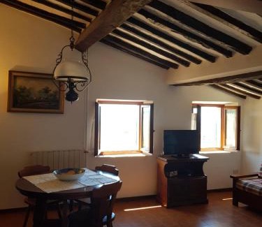 Castagneto Carducci Apartment | IN CASTELLO