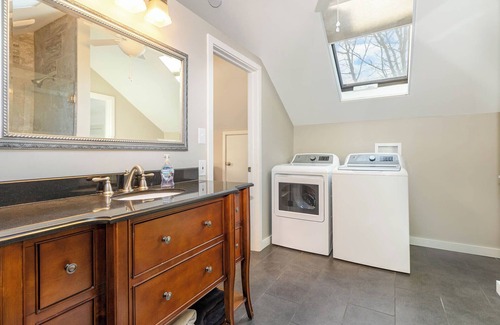 Mechanicsburg House | IN-GROUND POOL, Large Private Fenced Yard, Dining Gazebo, Outdoor Kitchen/Bath