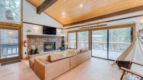 Truckee House | In Northstar Ski Resort Game Room Family-Friendly Dakine Haus by AvantStay
