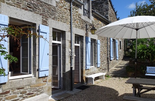 Cancale House | In the heart of "Cancale" garden , 500m sea/garage