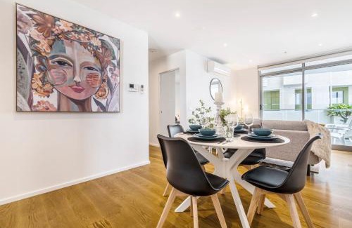 Richmond Apartment | In the heart of Richmond - 1693