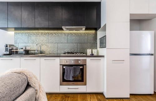 Richmond Apartment | In the heart of Richmond - 1693