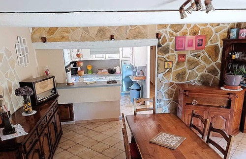 Caseneuve Villa | In the Luberon countryside, air-conditioned villa with fenced pool