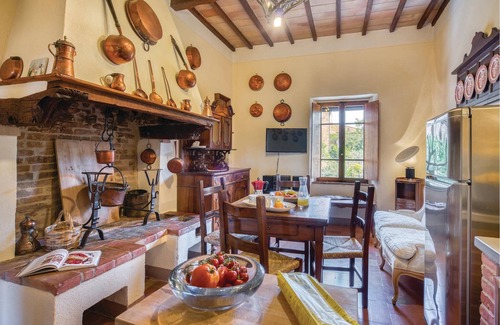 Monticchiello Apartment | In the old town of Monticchiello, where about 90 people live, lies this charming vacation apartment.