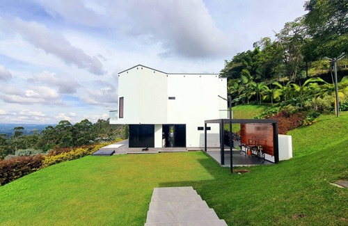 Rionegro Villa | Incredible Luxury Villa in Llano Grande