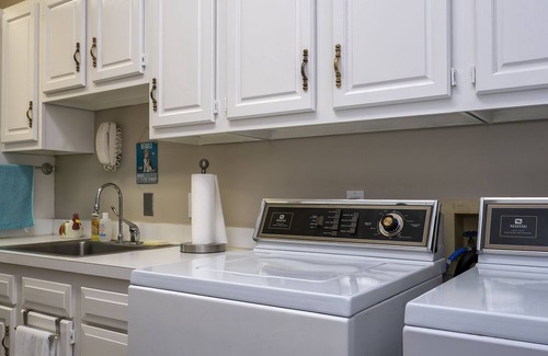 Seabrook Island House | Incredible Oceanfront Home-Sleeps 8! Huge Deck! Beach Access! Amenity Cards!