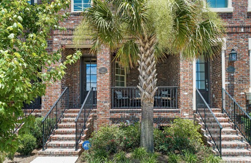 Hitch Village - Fred Wessels Homes House | Incredible Pet-friendly Townhome w/ Access to Riverfront by Lucky Savannah