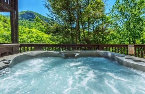 Chimney Rock House | Incredible waterfall and mountain views| Hot Tub| Fire Pit