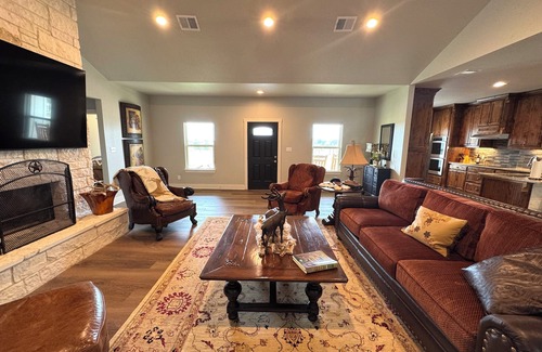 Graham House | Indian Mountain Retreat! 4-bedroom ranch retreat. Events/couples get away!