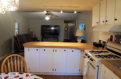 Indian River House | Indian River - Charming Retreat Close to River