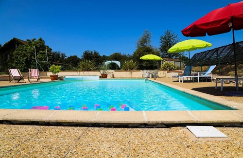 Heres House | Individual Rural Gite - Le Pigeonnier - beautiful shared pool