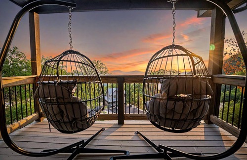 Sevierville Cabin | Indoor Heated Pool with Fall Foliage Views! 🍂