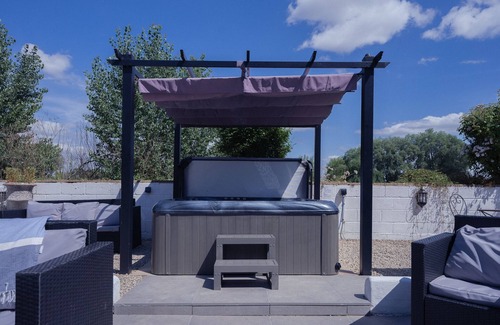 Blaisdon House | Indoor heated swimming Pool, Hot tub sleeps up to 30.Amazing Riverside House
