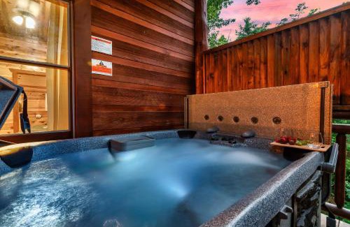 Caton House | Indoor Pool - Epic Game Room - MiniGolf - 24 Guests - 8 Bedrooms