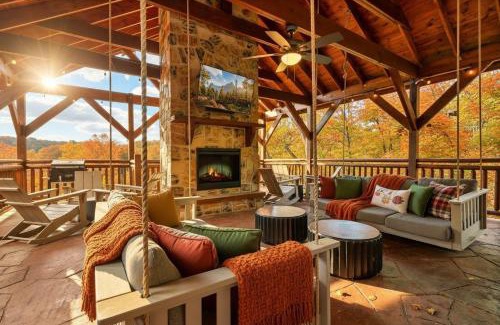 Caton House | Indoor Pool - Epic Game Room - MiniGolf - 24 Guests - 8 Bedrooms