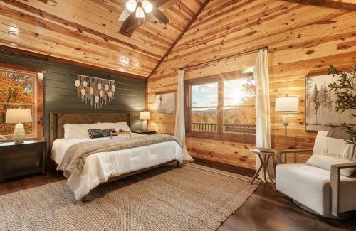 Caton House | Indoor Pool - Epic Game Room - MiniGolf - 24 Guests - 8 Bedrooms