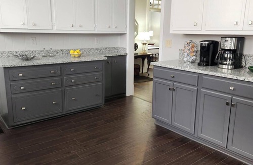Montgomery House | Indulgent Downtown Retreat - Beautiful Historic Home - 10 Guests - 6 Beds