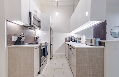 Historic Core Apartment | Industrial-Style 2BR Condo Downtown LA W/Rooftop