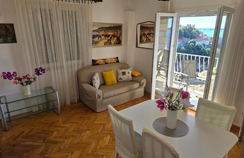 Lozica Apartment | Indy's Sunny Apartment