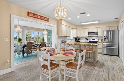 Fort Myers House | Infinity & Beyond Lake Front