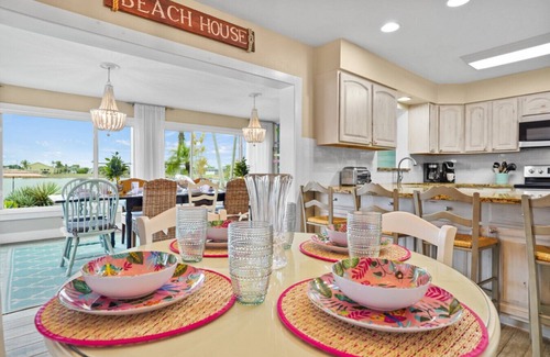 Fort Myers House | Infinity & Beyond Lake Front