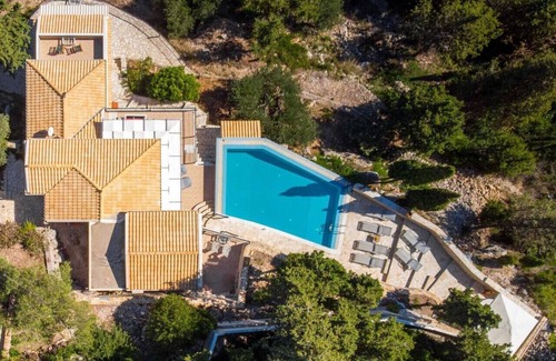 Koutsi Villa | Infinity pool villa with panoramic sea views