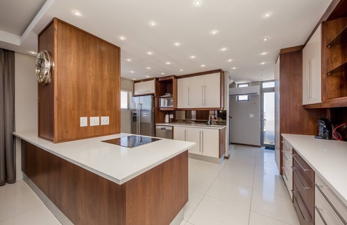 Bloubergstrand Apartment | Infinity Self-Catering Apartments