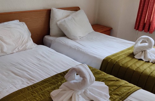 Torquay City Centre Hotel | Inglewood Palm Hotel, Abbey Sands Torquay