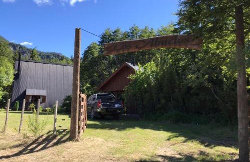 Lanin National Park Ski Chalet | Inigualable Cabaña a orillas del Lago Hermoso