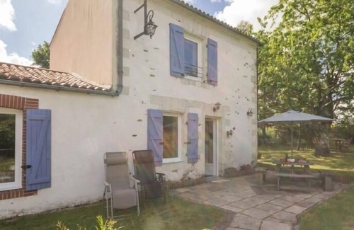La Haie-Fouassiere House | Inn La Haie-Fouassière, 2 bedrooms, 5 people