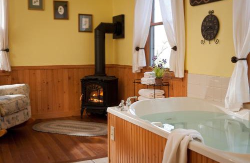 Logan Hotel | Inn & Spa at Cedar Falls
