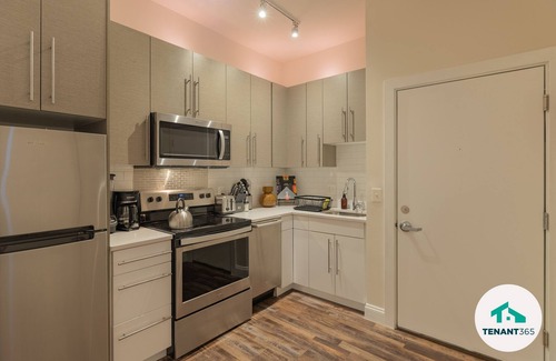 Downtown Baltimore Apartment | Inner Harbor's Best Luxury Furnished Apartments Apts by Redawning