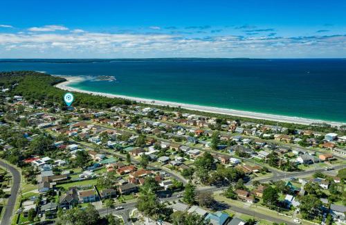 Callala Beach House | Innisfree I Pet Friendly I 2 Mins to Beach