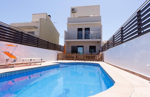 Costa Dorada Villa | INNOUTHOMBEAUTIFUL FAMILY HOUSE WITH SWIMING-POOL, BBQ, WIFI AND AIR-11 SETEMBRE