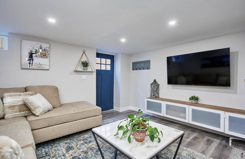 Speer House | Inspiring 2 bed/2 bath private entrance Basement Apartment