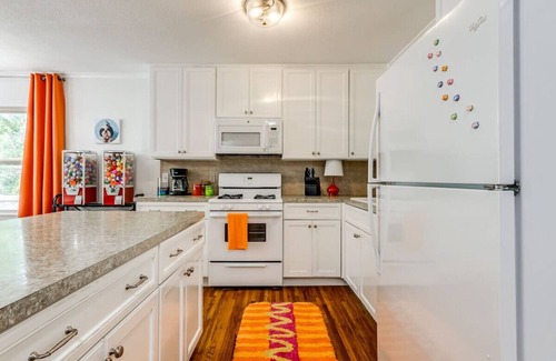 Tulsa House | Insta-Worthy | Dog Friendly | Hot Tub | EXPO