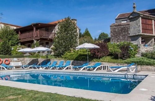 Codeseda Cottage | Integral Country House Rental with Pool and Large Garden